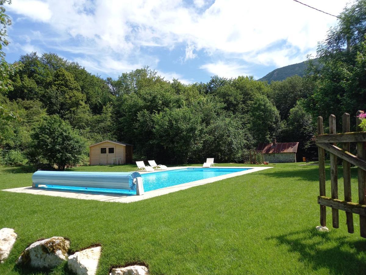 La Clairiere Du Moulin Bed & Breakfast Lepin-le-Lac Exterior photo